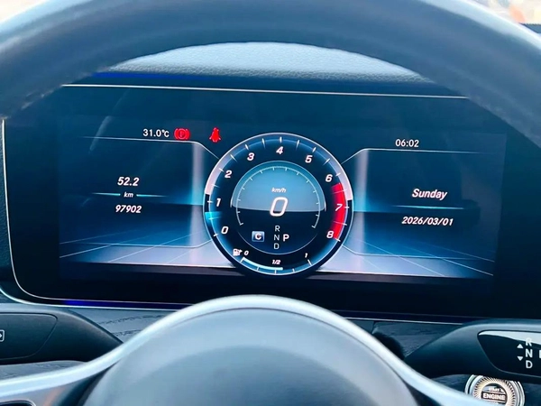 Mercedes benz E300 Model 2019