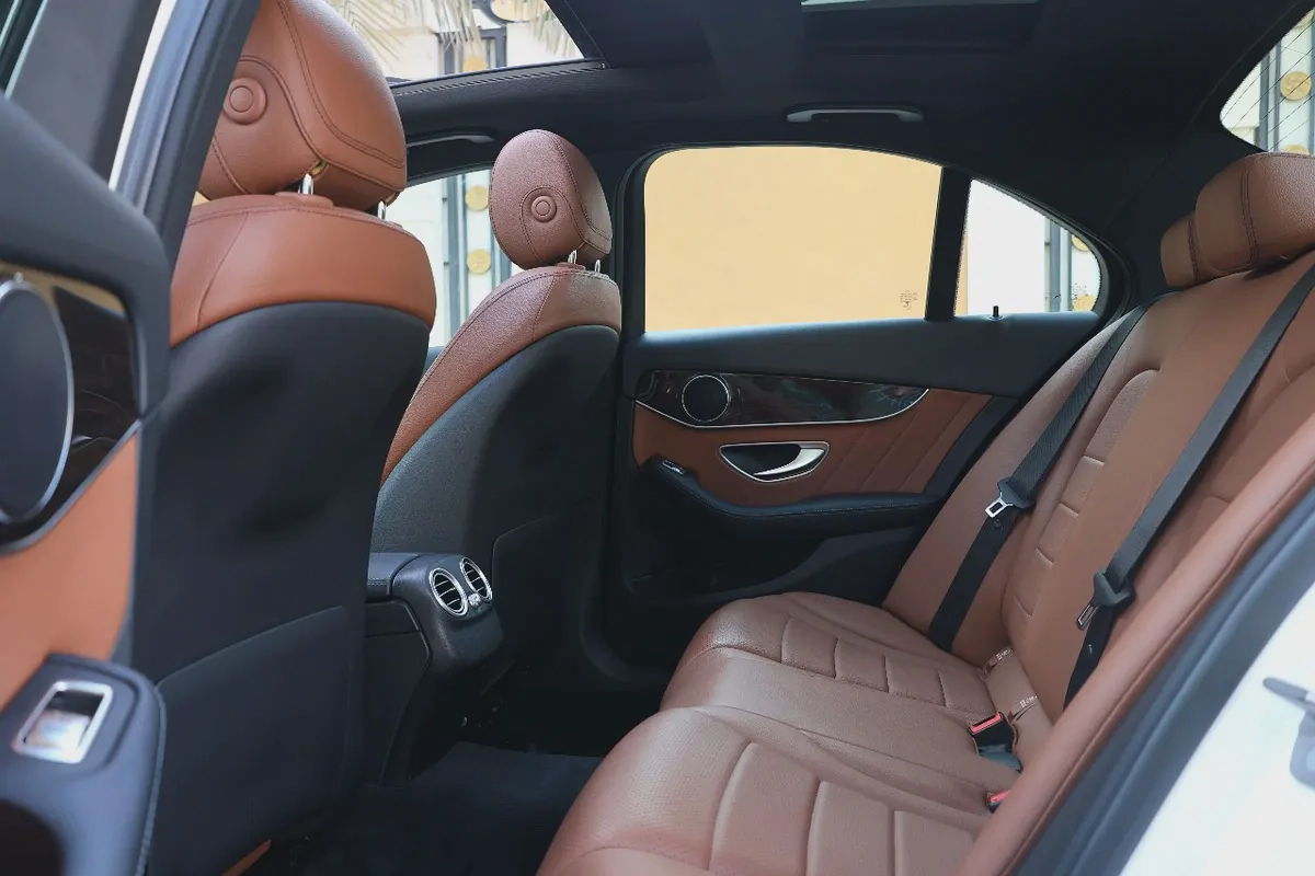 Mercedes-benz C200-131000KM-2019-GCC Specs-17-17