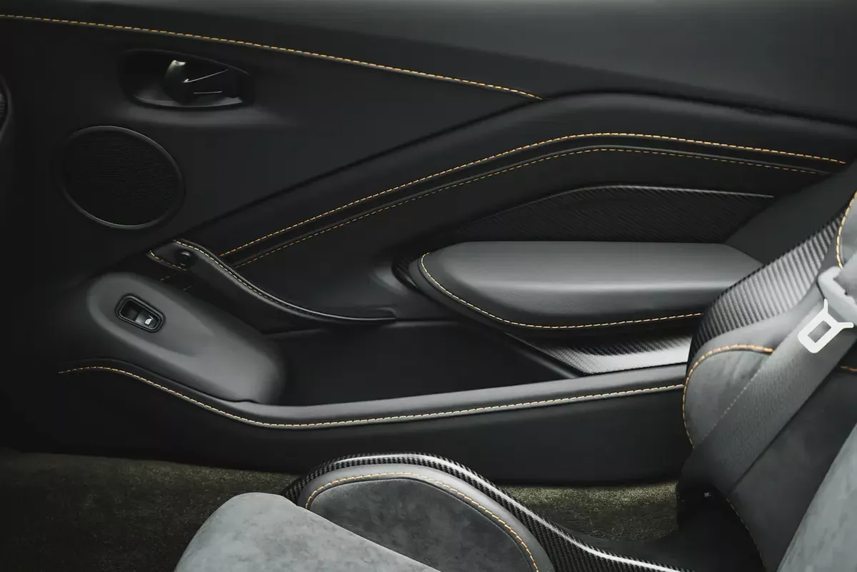 2023 ASTON MARTIN V12 VANTAGE-11-11