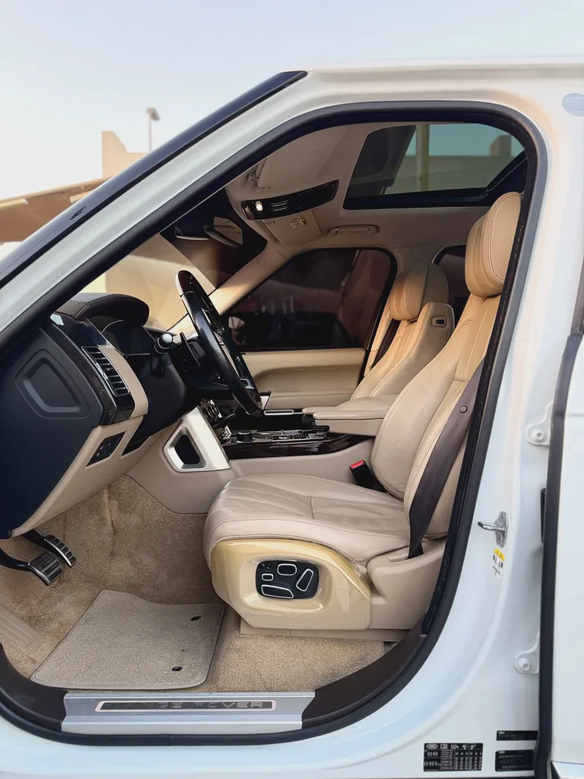 2015 Range Rover Vouge SE GCC Specs-9-9