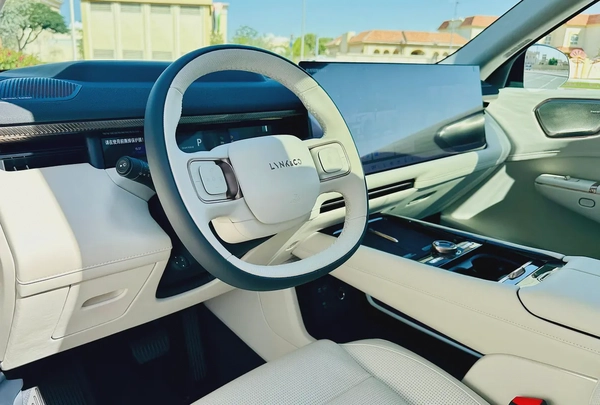 Lynk  Co 900 Ultra 2.0
