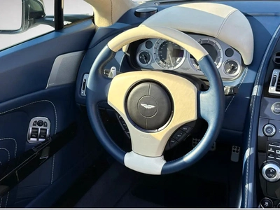 ASTON MARTIN VANTAGE S Cabriolet | 4.7L V8 | 2014 | GCC SPECS-17