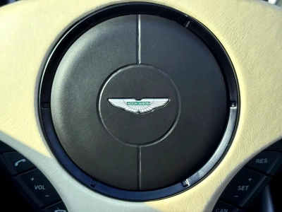 ASTON MARTIN VANTAGE S Cabriolet | 4.7L V8 | 2014 | GCC SPECS-13