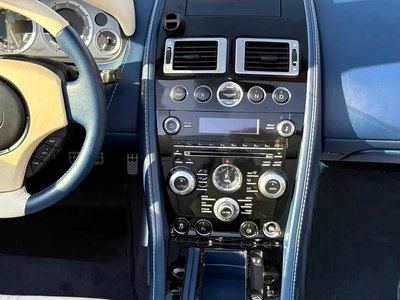 ASTON MARTIN VANTAGE S Cabriolet | 4.7L V8 | 2014 | GCC SPECS-8