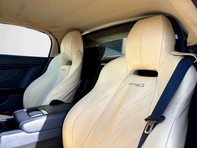 ASTON MARTIN VANTAGE S Cabriolet | 4.7L V8 | 2014 | GCC SPECS-9