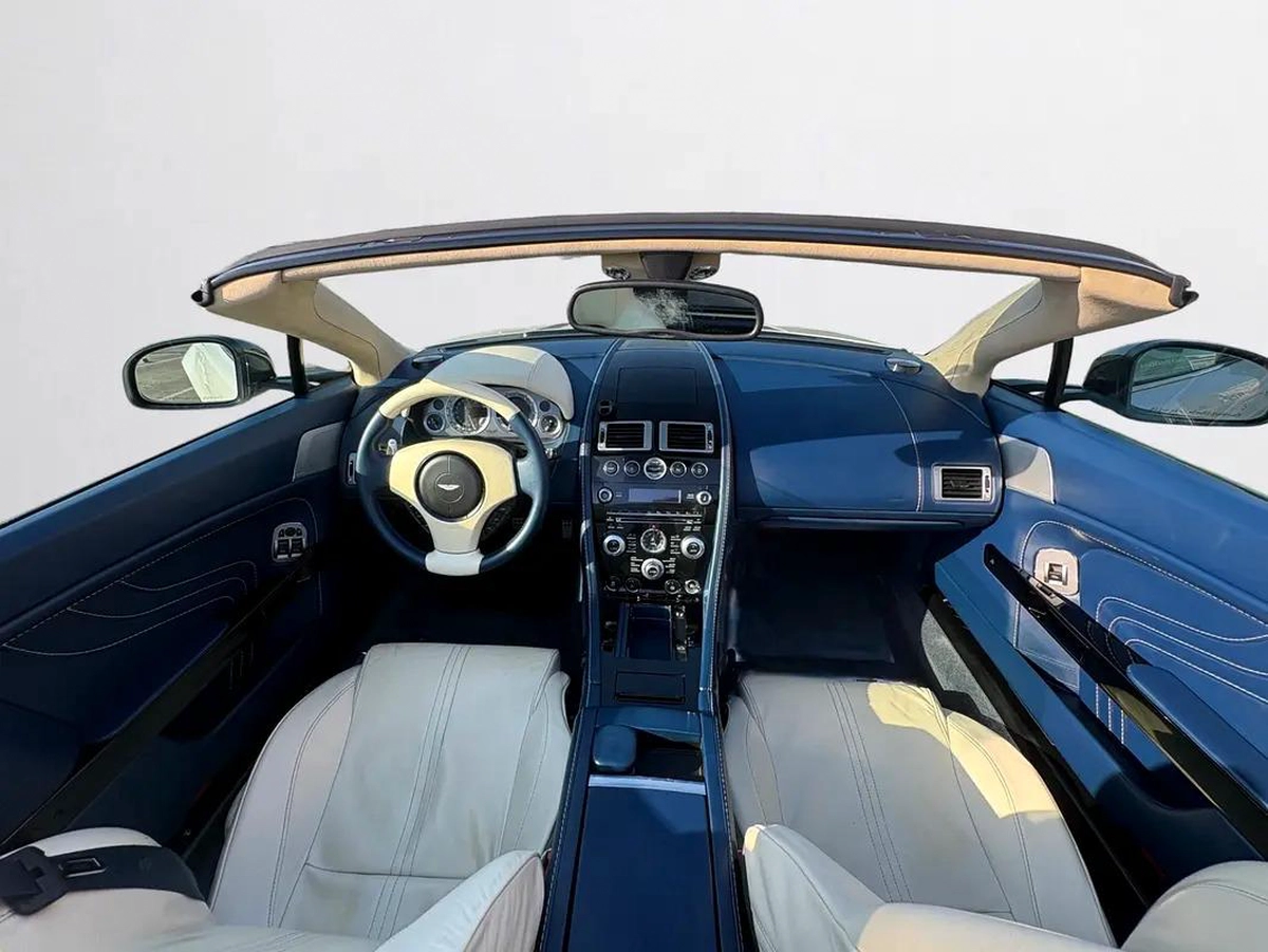 ASTON MARTIN VANTAGE S Cabriolet | 4.7L V8 | 2014 | GCC SPECS-14-14