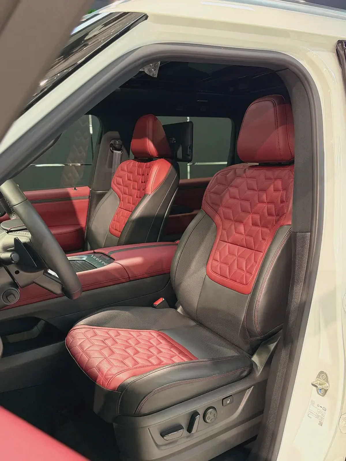 Nissan Patrol SE Platinum City 2025 GCC Specs-13-13