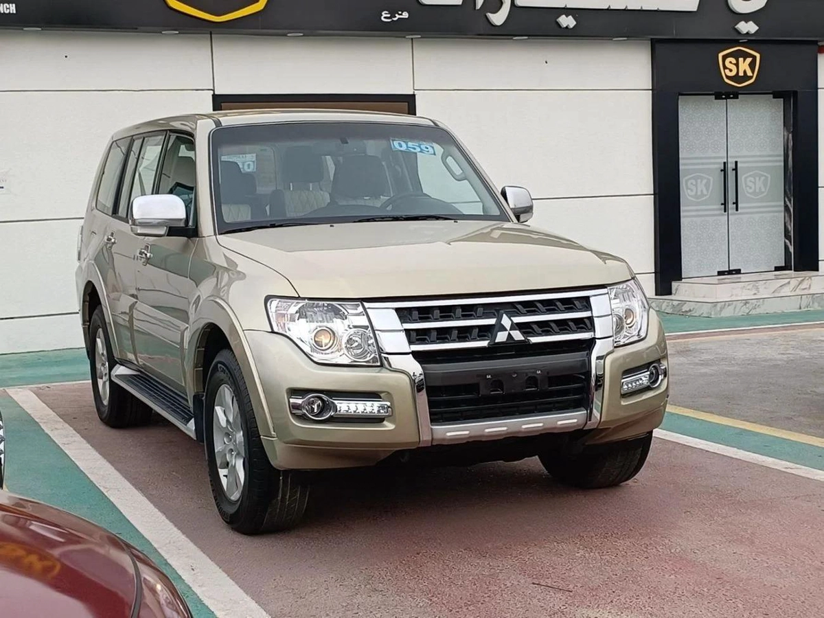 Mitsubishi Pajero GLS / 3.5 4WD V6 / LEATHER /LOT# 16714
