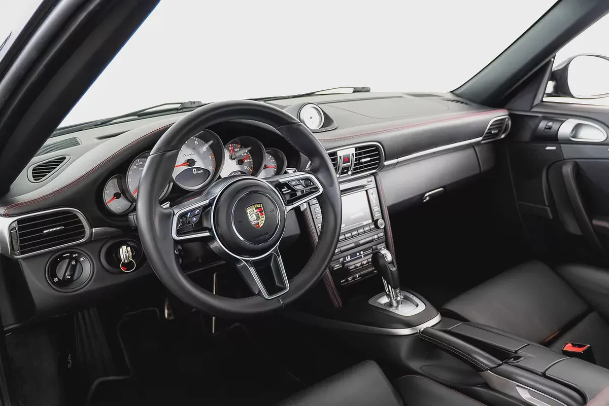 CASH ONLY: 409,000 AED | 2010 Porsche 997.2 911 Turbo-6-6