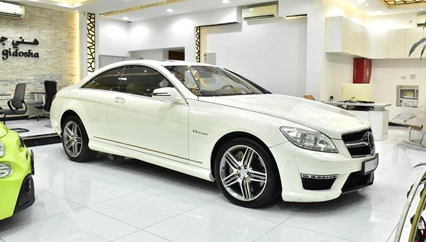 Mercedes Benz CL63 AMG ( 2011 Model ) in White Color GCC Specs