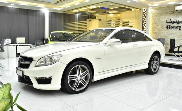 Mercedes Benz CL63 AMG ( 2011 Model ) in White Color GCC Specs