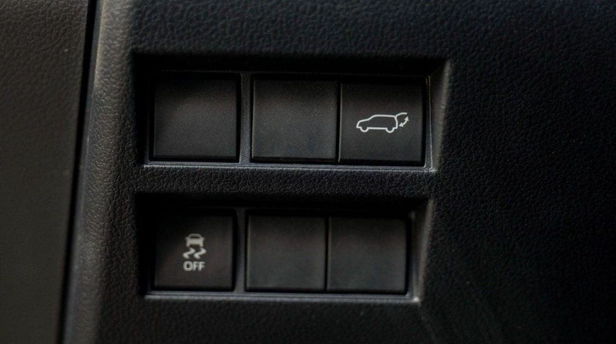 Toyota Land Cruiser GR-S LC300 GR SPORT 3.3D AT MY2024 – BLACK-13-0