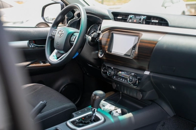 TOYOTA HILUX SR5 2.7 MODEL 2025 GCC AUTOMATIC FULL OPTION-10