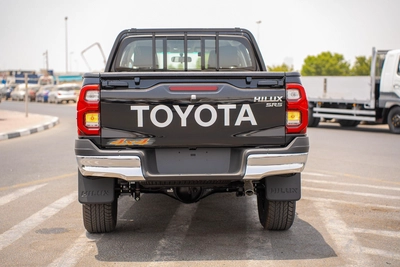 TOYOTA HILUX SR5 2.7 MODEL 2025 GCC AUTOMATIC FULL OPTION-1