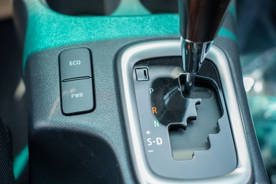 TOYOTA HILUX SR5 2.7 MODEL 2025 GCC AUTOMATIC FULL OPTION-12