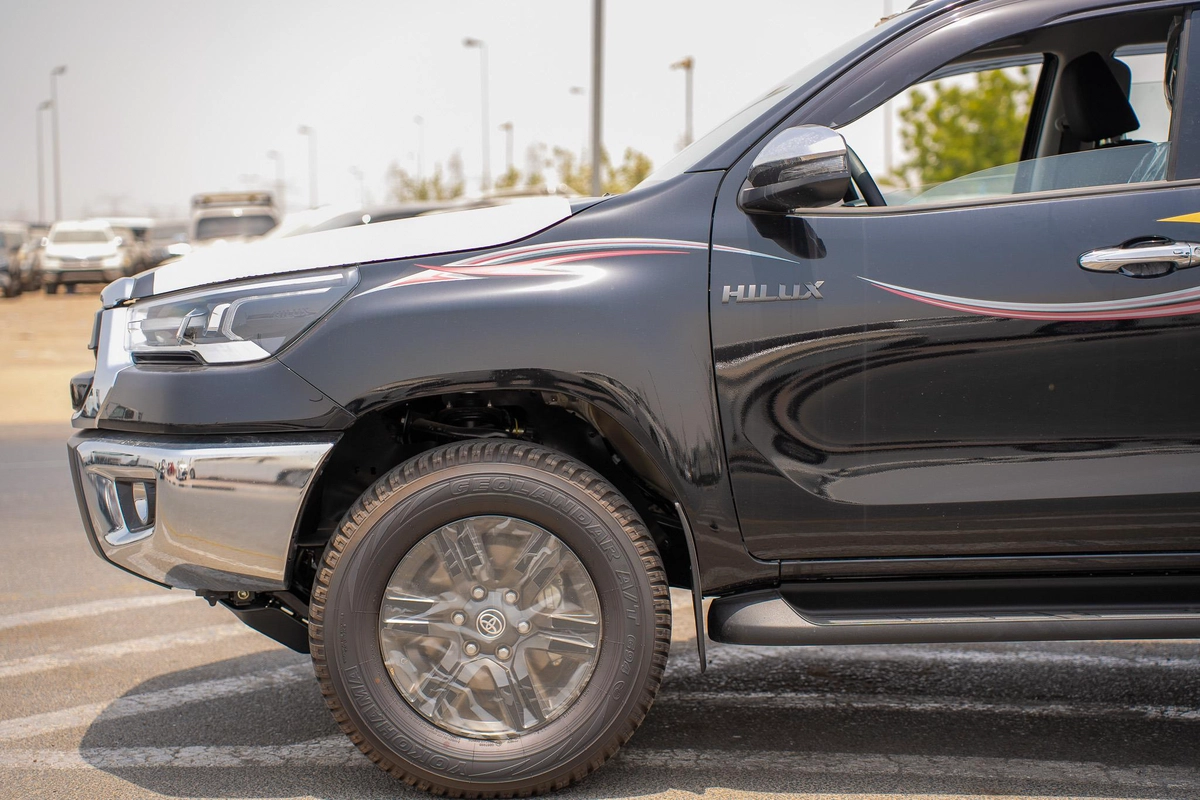 TOYOTA HILUX SR5 2.7 MODEL 2025 GCC AUTOMATIC FULL OPTION-19-19