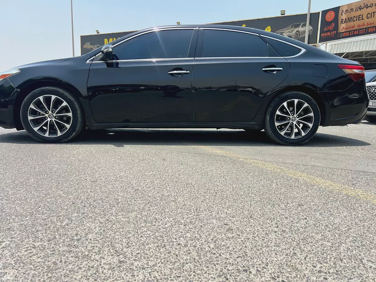 Toyota Avalon Limited 2018 | American Specs | Pristine Condition-4-4