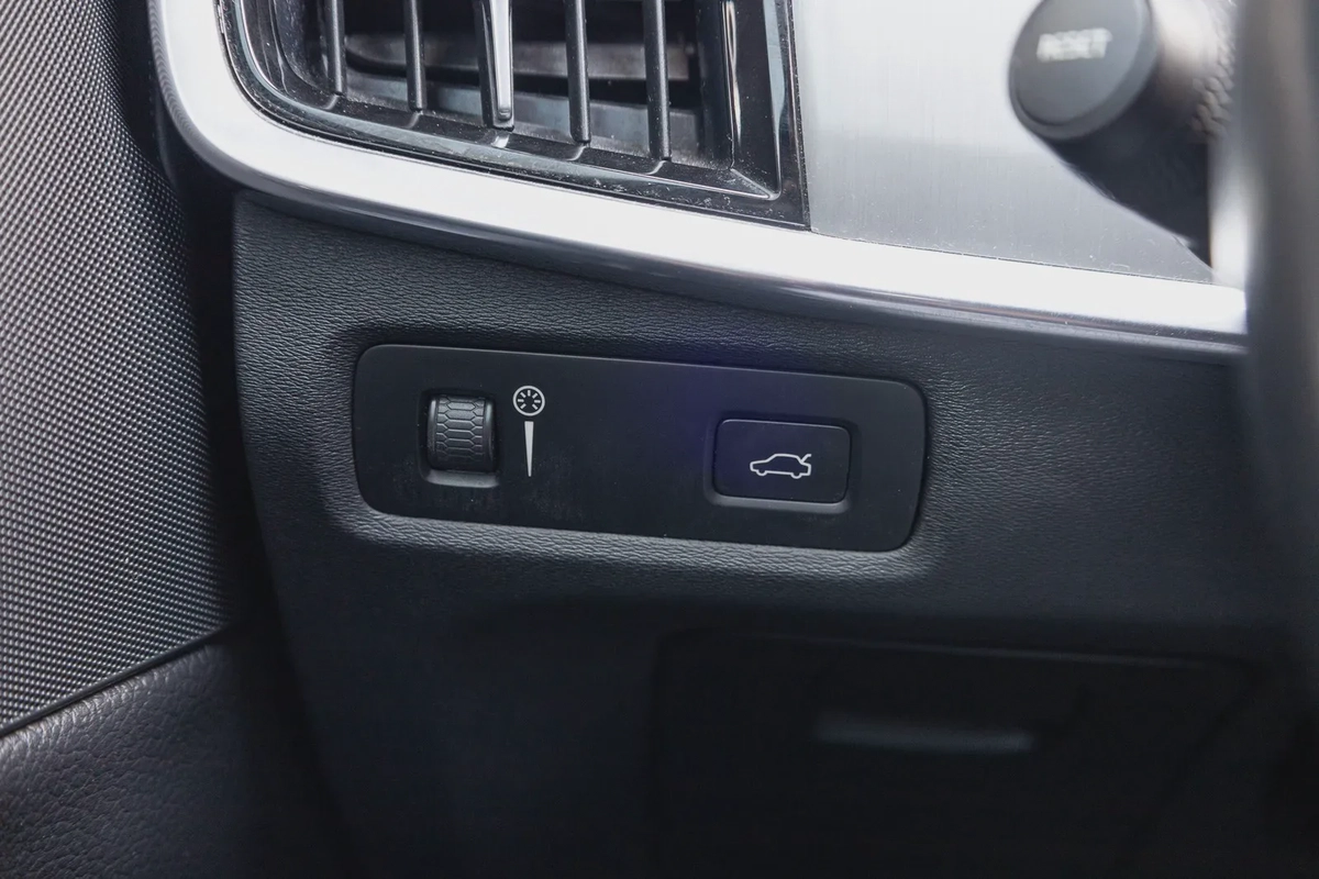Volvo S90 2017-22-22