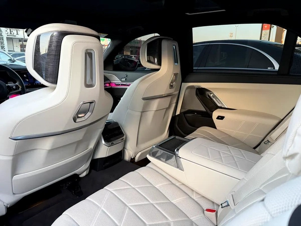 BMW 7-Series 735i M KIT 2026 - GCC Specs -