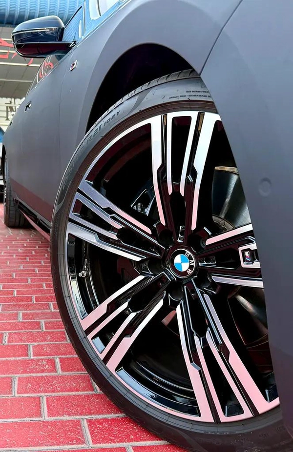 BMW 7-Series 735i M KIT 2026 - GCC Specs -