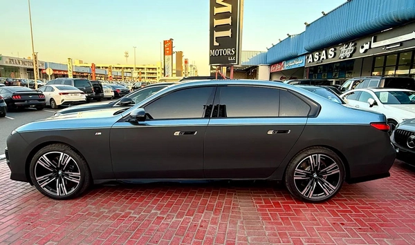BMW 7-Series 735i M KIT 2026 - GCC Specs -
