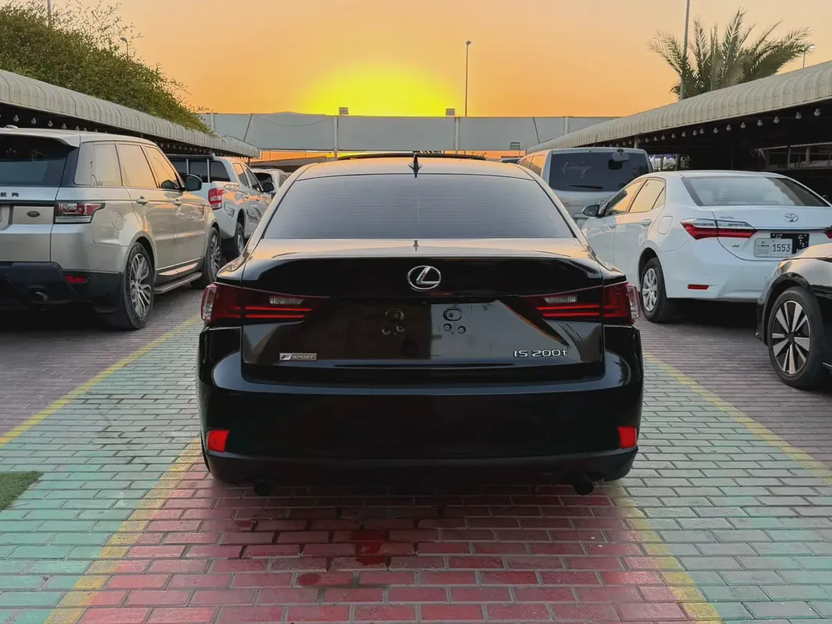 Lexus IS 200t 2016 | Japanese Specs | Clean Condition-4-4