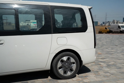 Hyundai Staria Prestige 2.2 Diesel | 11 Seater | 8AT | GCC Specifications | Full Options-9