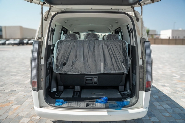 Hyundai Staria Prestige 2.2 Diesel | 11 Seater | 8AT | GCC Specifications | Full Options