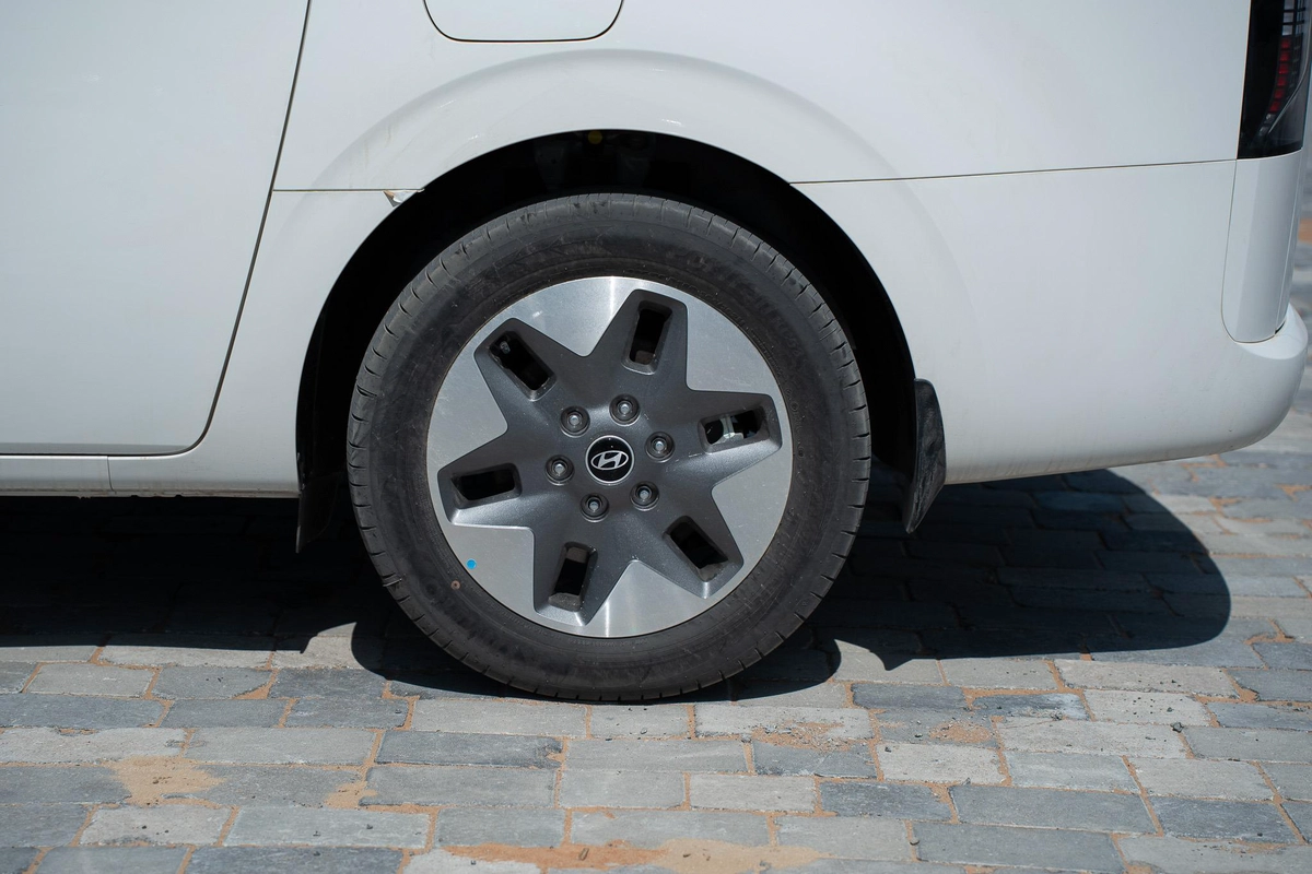 Hyundai Staria Prestige 2.2 Diesel | 11 Seater | 8AT | GCC Specifications | Full Options-6-6