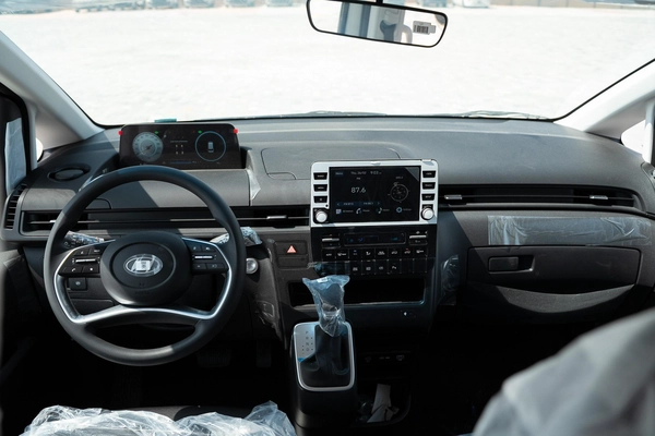 Hyundai Staria Prestige 2.2 Diesel | 11 Seater | 8AT | GCC Specifications | Full Options