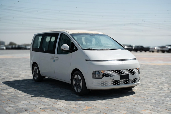 Hyundai Staria Prestige 2.2 Diesel | 11 Seater | 8AT | GCC Specifications | Full Options