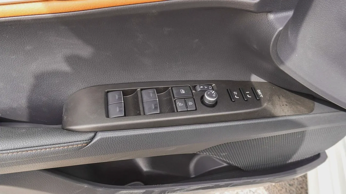 2026 Toyota Camry Lumiere | GCC Specs | Brand New-14-14