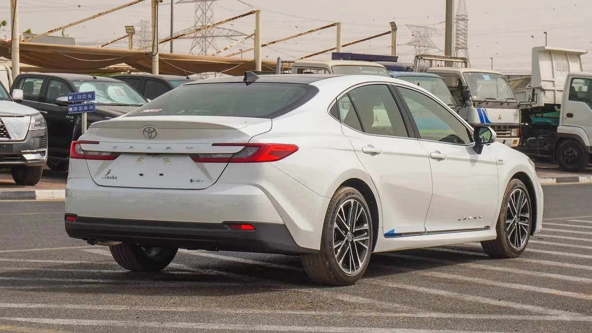 2026 Toyota Camry Lumiere | GCC Specs | Brand New-3-3