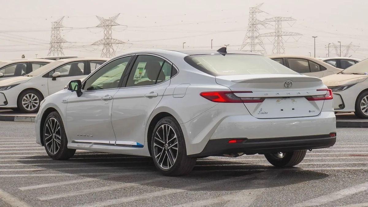 2026 Toyota Camry Lumiere | GCC Specs | Brand New-4-4