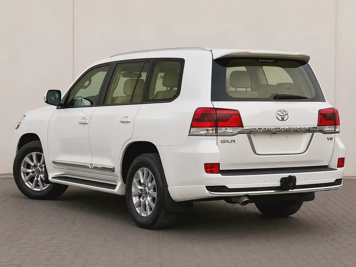 AED 3,360 P.M | TOYOTA | LANDCRUISER | GXR | 4.0L V6 | 7 SEATER  | 2017 | GCC | ORIGINAL PAINT |-3-3