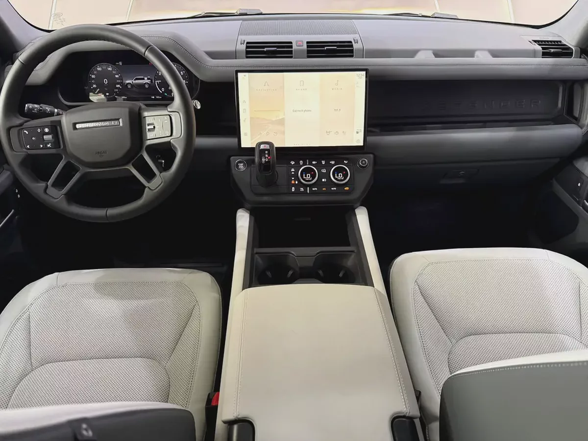 2026 - Land Rover Defender X-Dynamic SE P400 - Brand New for 377,000.00 AED-12-12