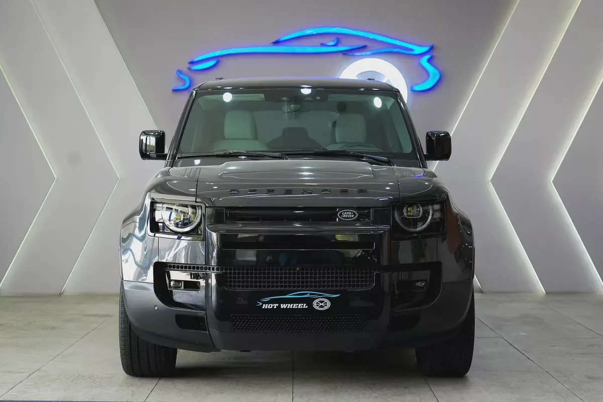 2026 - Land Rover Defender X-Dynamic SE P400 - Brand New for 377,000.00 AED-2-2