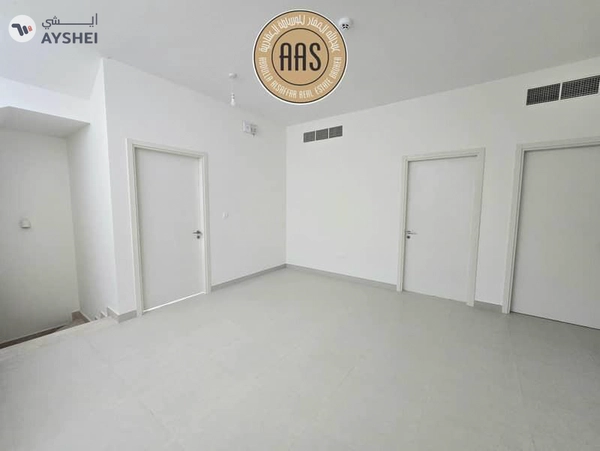 Corner unit ! Lagoon View ! Brand new ! With Landscaping ! Fully fitted kitchen