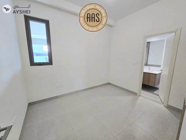 Corner unit ! Lagoon View ! Brand new ! With Landscaping ! Fully fitted kitchen
