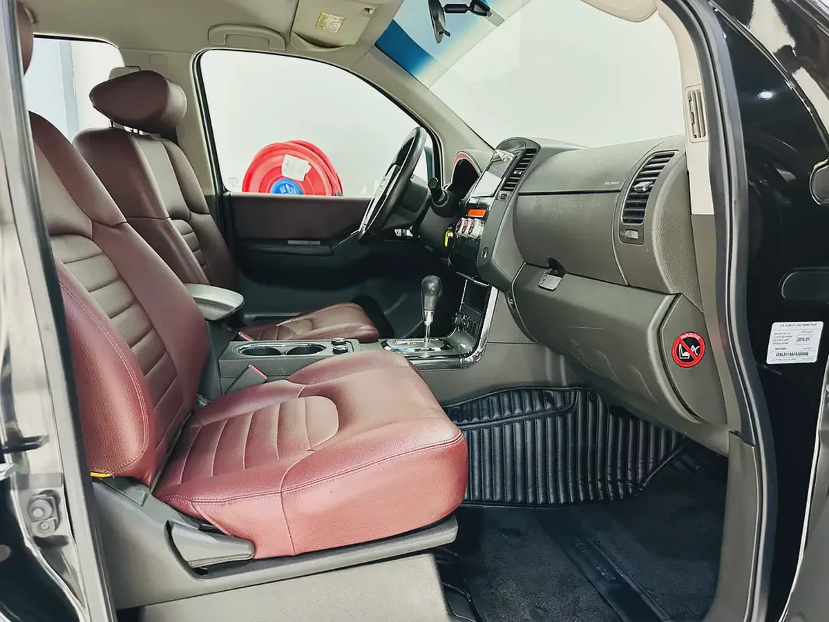 Nissan Pathfinder 2015 | GCC Specs | Well Maintained SUV-13-13