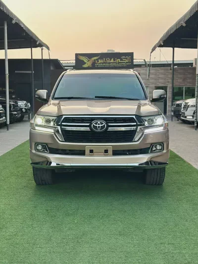 Toyota Land Cruiser GXR 2015 Converted to 2021 shape, GCC, 4.6L V8-0