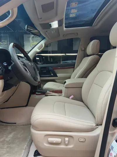 Toyota Land Cruiser GXR 2015 Converted to 2021 shape, GCC, 4.6L V8-10