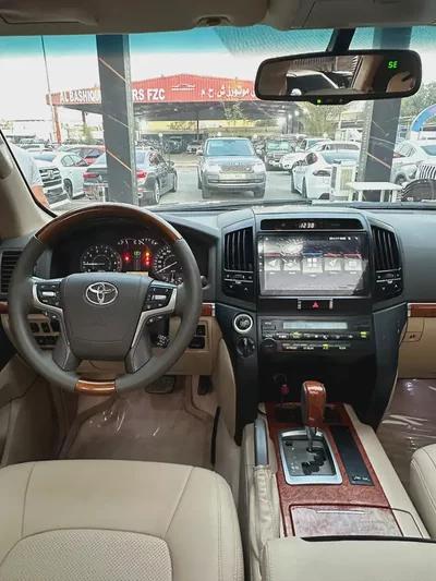 Toyota Land Cruiser GXR 2015 Converted to 2021 shape, GCC, 4.6L V8-14
