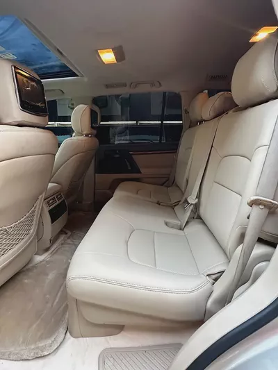Toyota Land Cruiser GXR 2015 Converted to 2021 shape, GCC, 4.6L V8-15