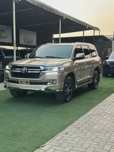 Toyota Land Cruiser GXR 2015 Converted to 2021 shape, GCC, 4.6L V8-1