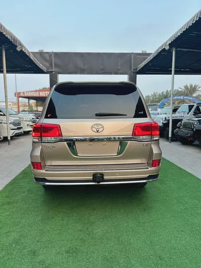 Toyota Land Cruiser GXR 2015 Converted to 2021 shape, GCC, 4.6L V8-6