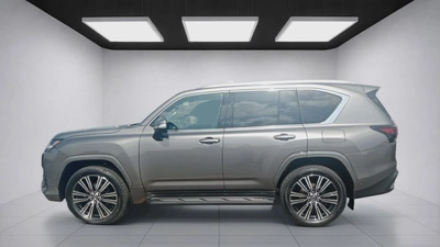 Lexus LX700h SIGNATURE-0