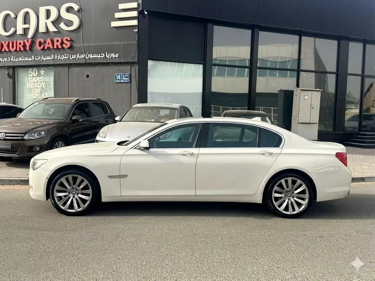 BMW 740Li EXCLUSIVE 740Li GCC Specs-2-0
