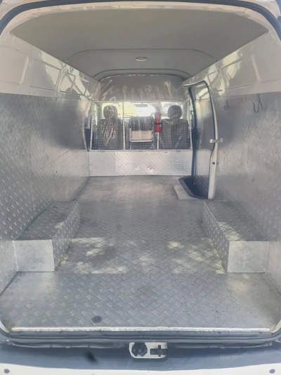 FOTON CARGO VAN, GCC, UNDER WARRANTY FROM AL TAYER MOTORS WITH 100K SERVICE CONTRACT-3