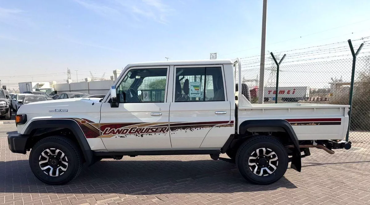 Toyota Land Cruiser Pick Up Toyota Land Cruiser LC79 DC Full option Oman spec 2026-16-0